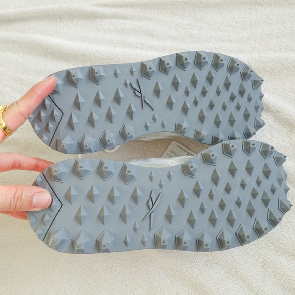 NIB Reebok Legacy 83 Retro Running Inspired Shoes - Picture 9 of 9